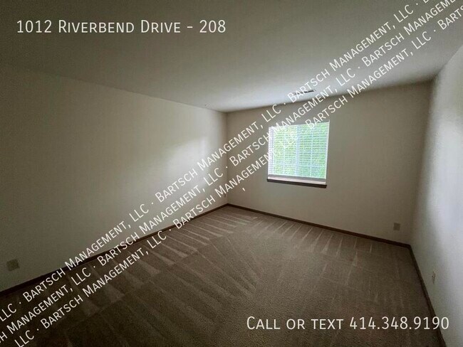 Building Photo - 1012 Riverbend Dr