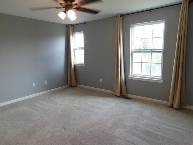 Building Photo - 4251 Lilac Ln
