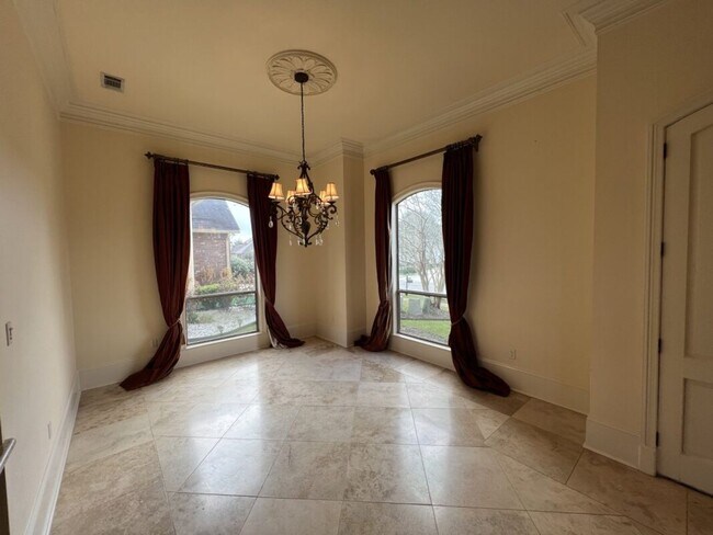 Building Photo - Elegant Two-Story Home with Outdoor Kitchen in Desirable Shadows Lake