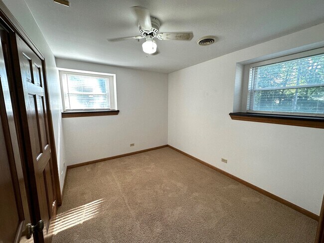 Building Photo - 730 N Seminary Ave