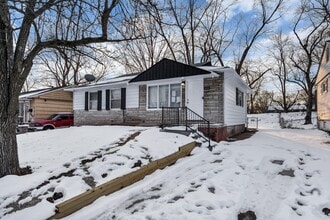 Building Photo - 9725 Medford Dr