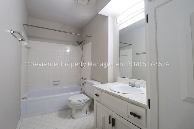 Building Photo - 4318 E 67th St