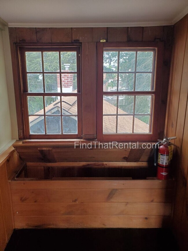 Building Photo - Spacious 1790s Gem in downtown Carlisle: Pet-Friendly, Fenced Yard, Laundry, Screened Porch, Near...