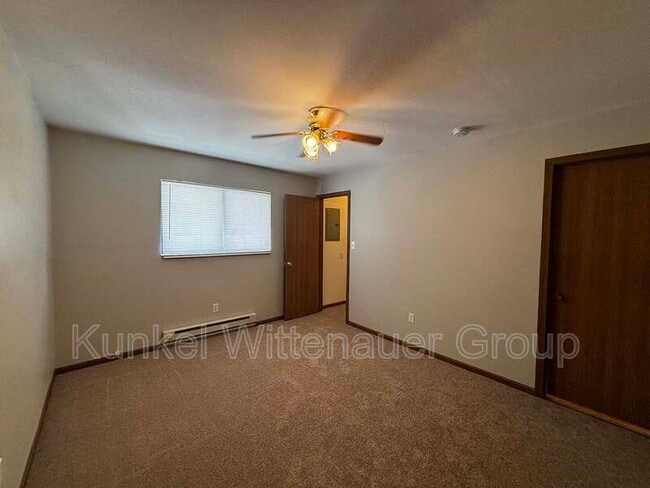 Building Photo - 2609 Sierra Dr