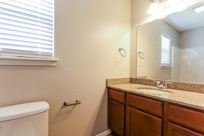 Building Photo - 12805 Bell Flower Dr