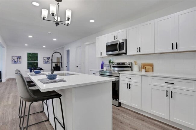 Building Photo - 2466 Old Hapeville Rd SW