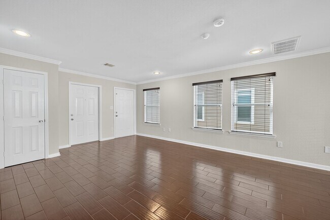 Building Photo - 6115 Shadow Isle Ln