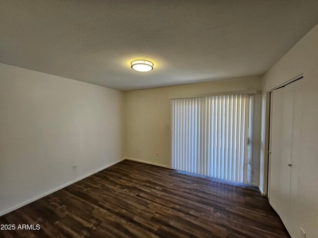 Building Photo - 1221 E Harmony Cir