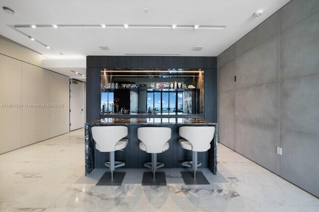 Building Photo - 17141 Collins Ave