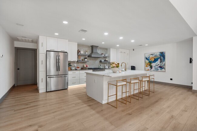 Building Photo - 40 Wellington Ct