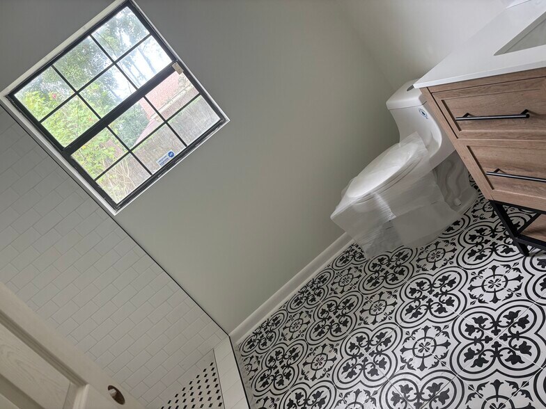 Building Photo - 2706 Canary Dr