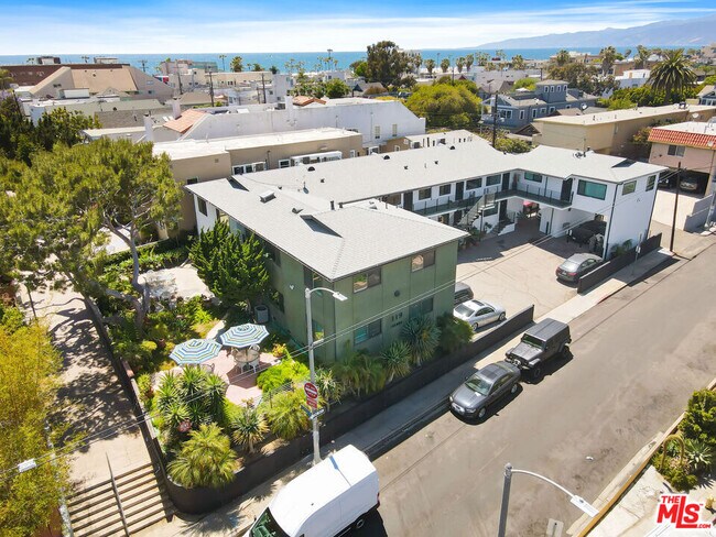 Building Photo - 119 Paloma Ave