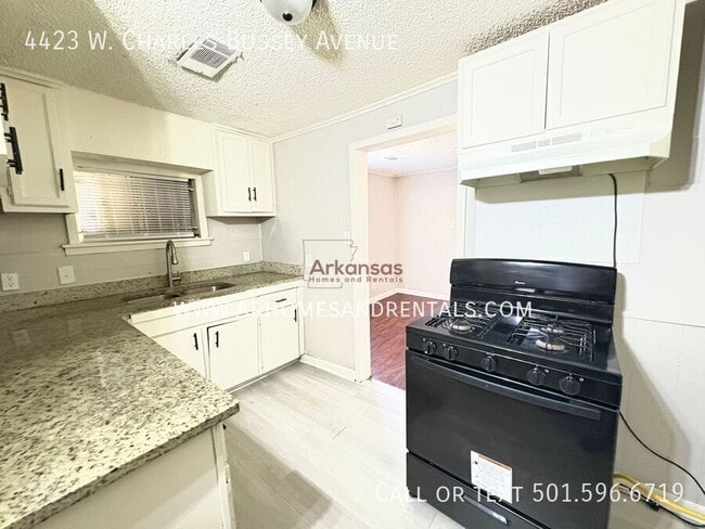 Building Photo - 4423 W Charles Bussey Ave