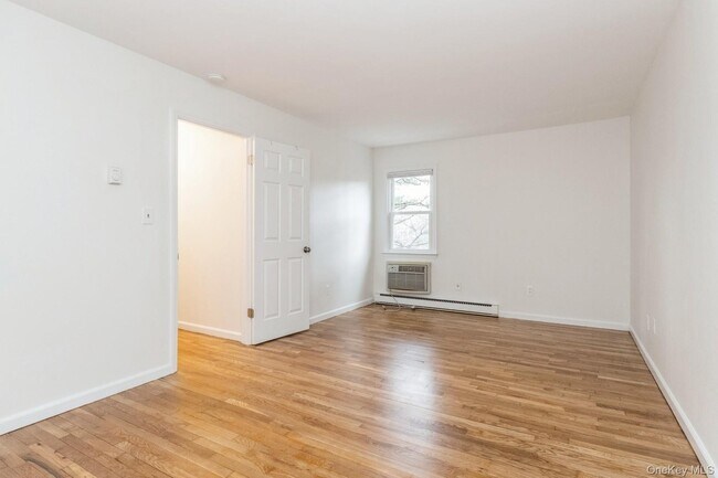Building Photo - 129 Harris Rd