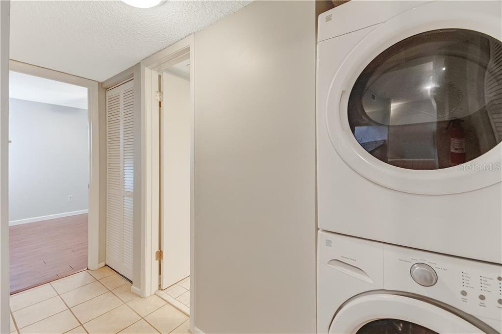 Building Photo - 6154 Burnside Cir