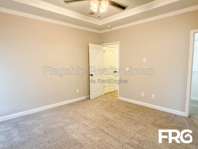 Building Photo - 103 Rolling Knoll Ct