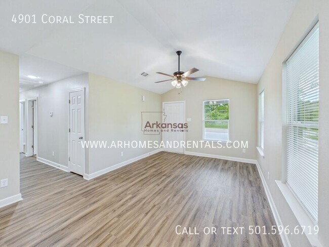 Building Photo - 4901 Coral St