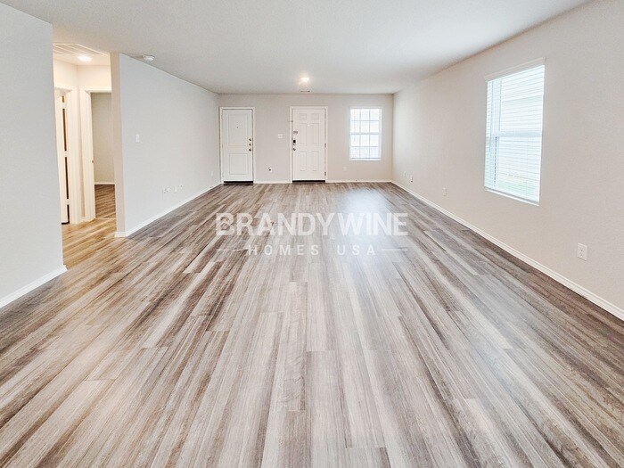 Building Photo - 7014 Winding Shelf