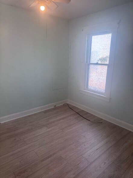 Building Photo - 2171 Carabel Ave
