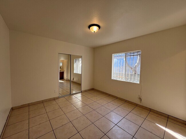 Building Photo - 8416 1/2-8416 1/2 Graham Ave