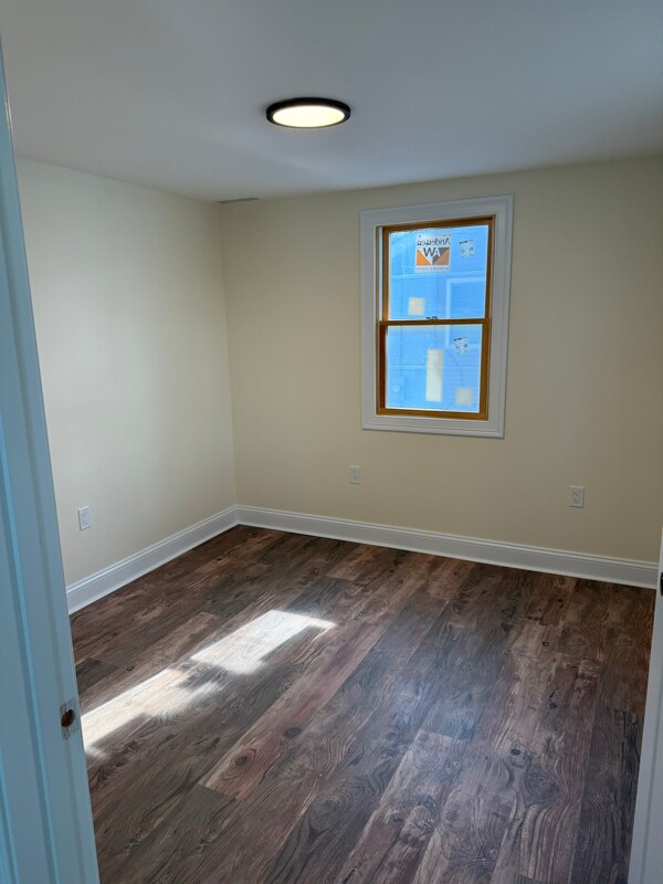 Building Photo - 42 Eastview Rd