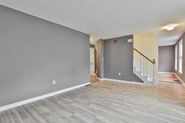 Building Photo - 54 Vandora Dr