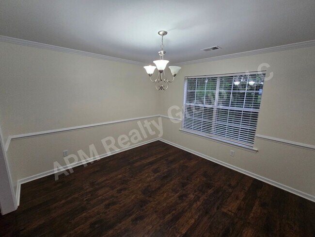 Building Photo - 212 Jasmine Pl Dr