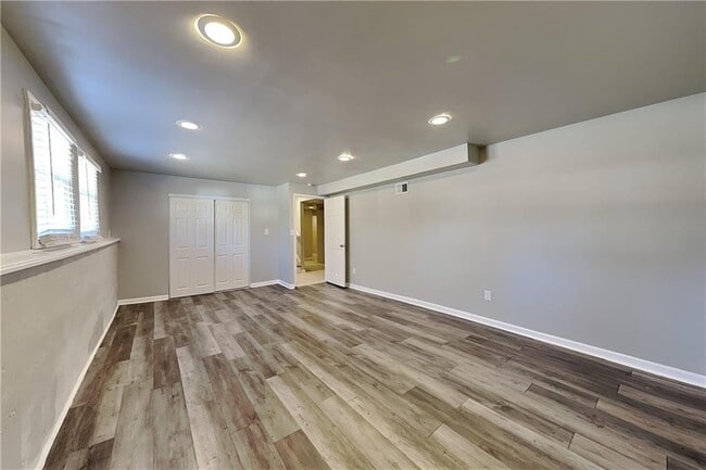 Building Photo - 2453 Lorrie Dr