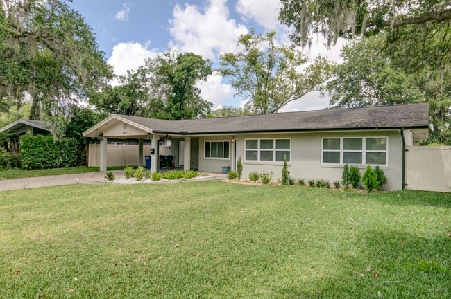 Building Photo - Gorgeous Mid-Centry Modern 3bed/2bath with...