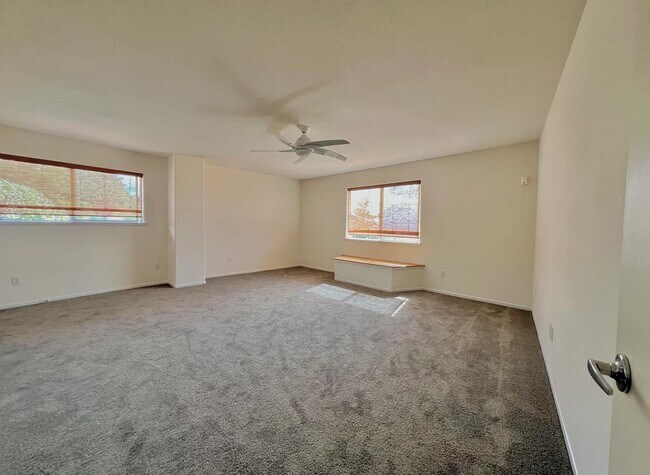 Building Photo - 10952 Prieta Ct
