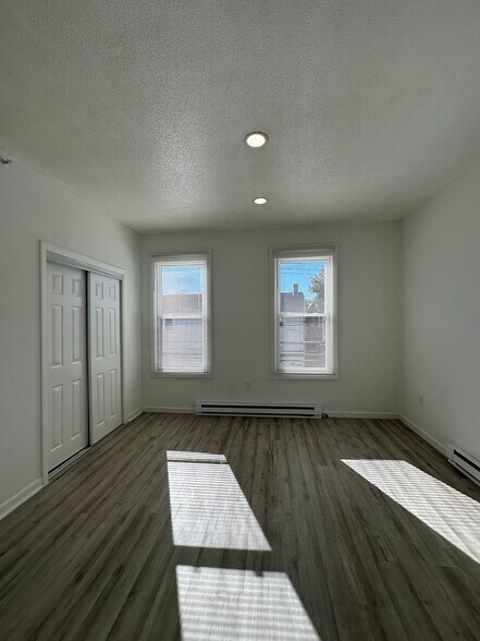 Building Photo - 172 Pearl St