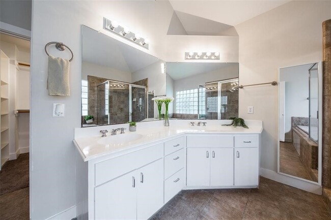 Building Photo - 3027 Buttercup St