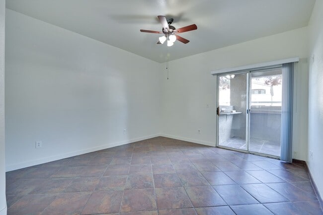 Building Photo - Guard Gated!!! Community Pool, Spa!!! Fitn...