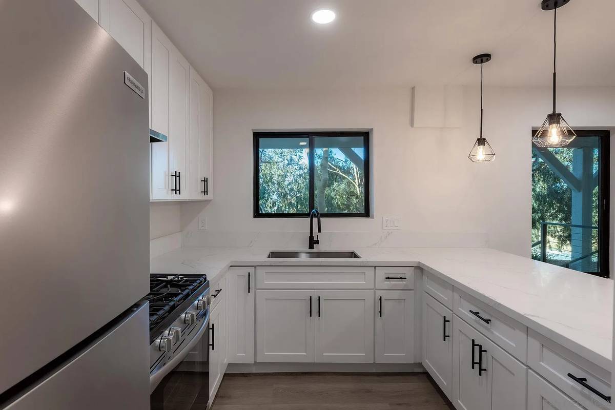 Building Photo - 2366 Almeria Ct