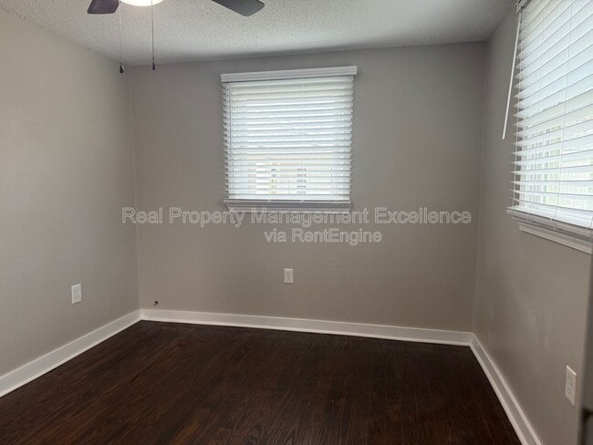 Building Photo - 308 New Rand Rd