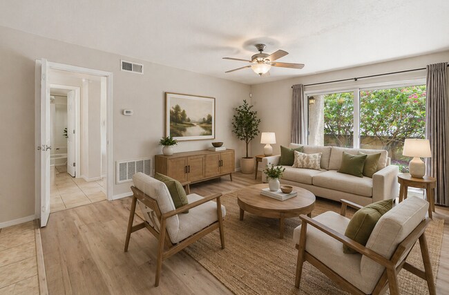 Building Photo - Prime Scottsdale Living | 2 Master Suites + Private Patio Retreat