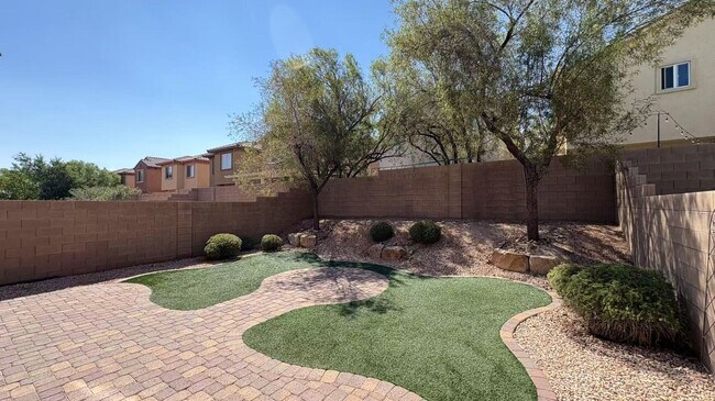 Building Photo - 339 Ladies Tee Ct