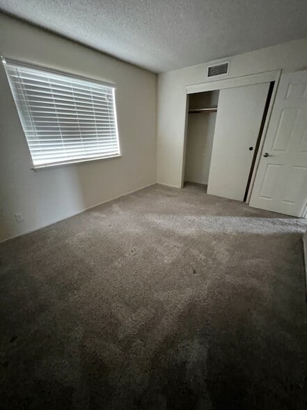 Building Photo - 345 S Sunset St