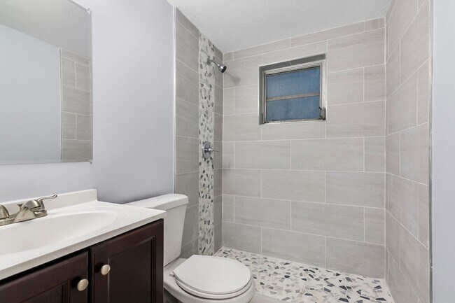 Building Photo - 5073 SW 28th Ave