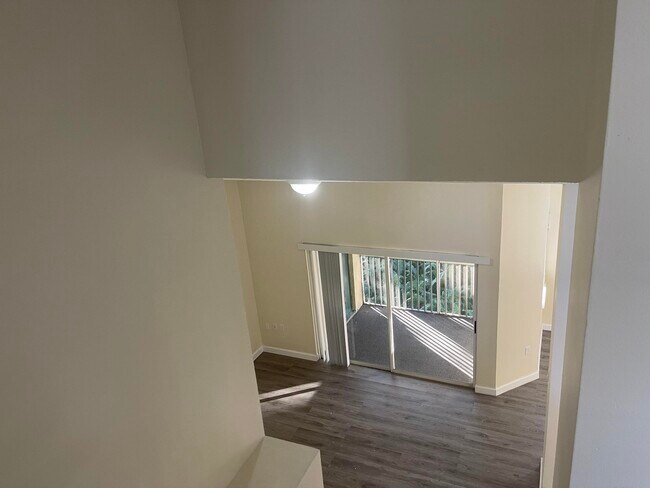 Building Photo - 3203 Glenmoor Dr