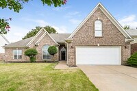 Building Photo - 2552 Pyramid Dr