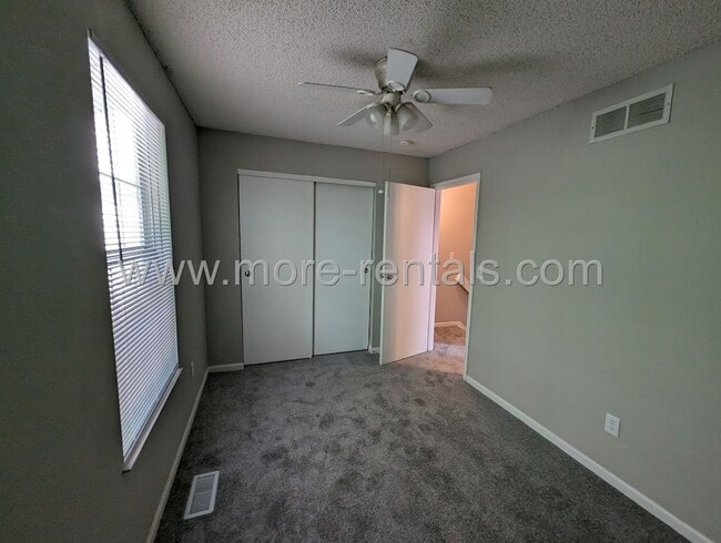 Building Photo - Remodeled condo in Hilliard Schools