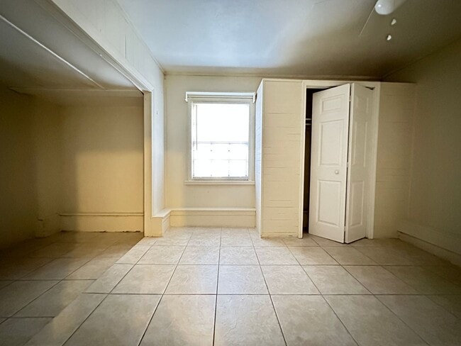 Building Photo - Spacious 5-Bedroom Single Family Home in Hillsborough County