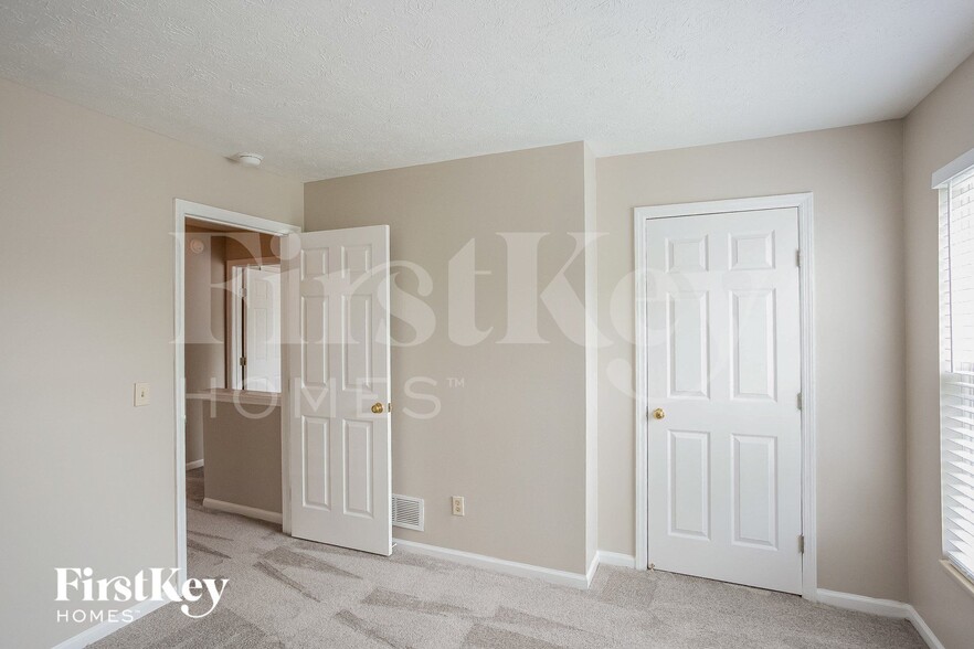 Building Photo - 9466 Fairview Pkwy