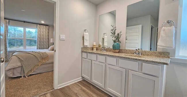 Building Photo - 10511 HOPEWELL Lp