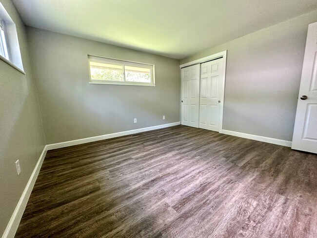 Building Photo - 4408 Lesher Dr