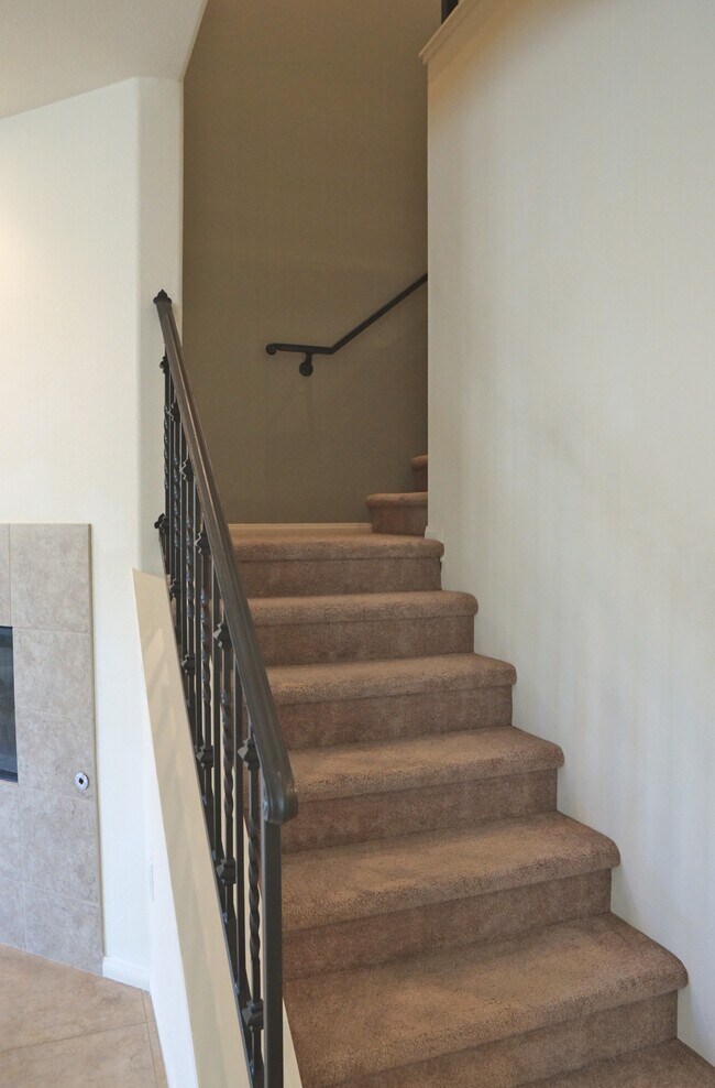 Building Photo - 423 Copper Canyon Rd