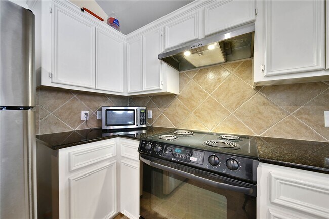 Building Photo - 4408 Eigel St