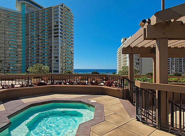 Large Jacuzzi - 1778 Ala Moana Blvd