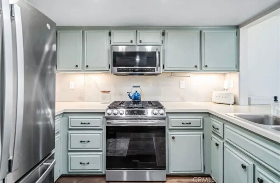 Building Photo - 4554 Meadow Pl